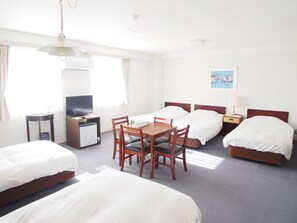 Quadruple Room, Smoking | Desk, free WiFi - Hotel Redent Ito (Ito)