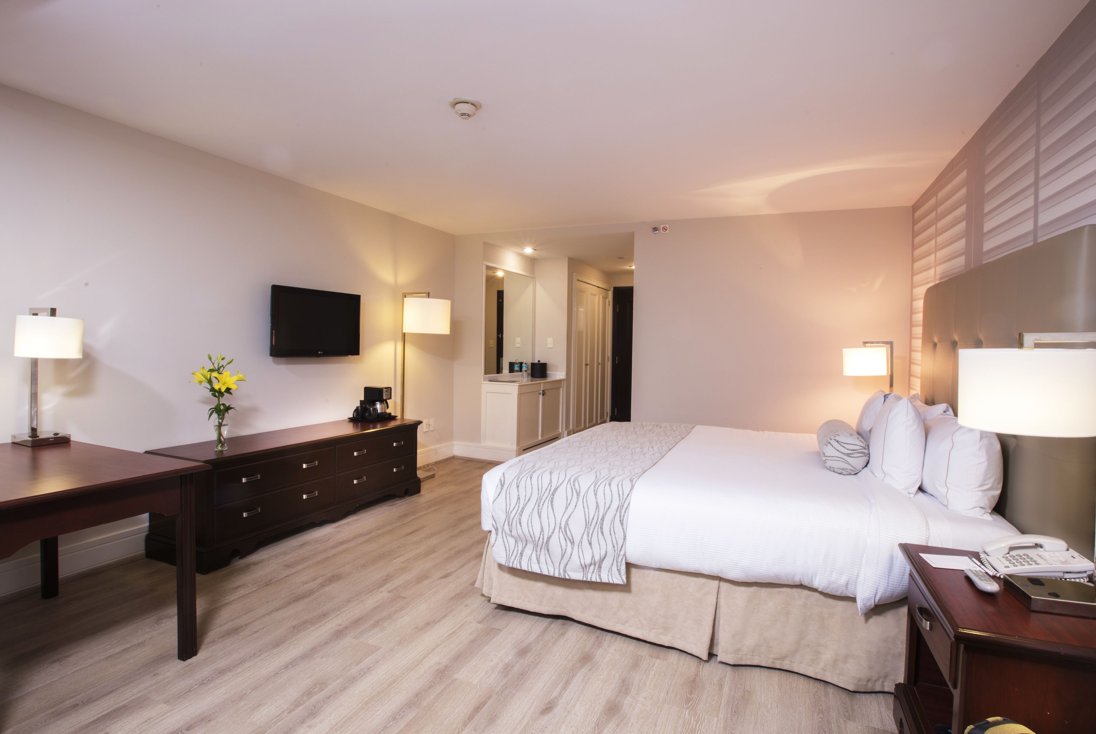 in-room safe, desk, laptop workspace, soundproofing