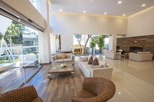 Sala de estar en el lobby