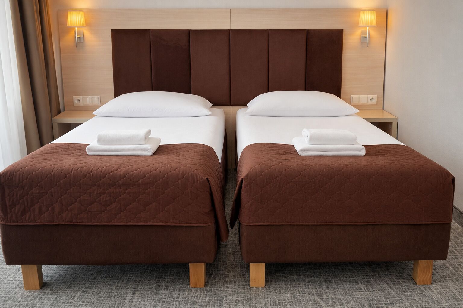 Standard Triple Room | Desk, iron/ironing board, free WiFi, bed sheets