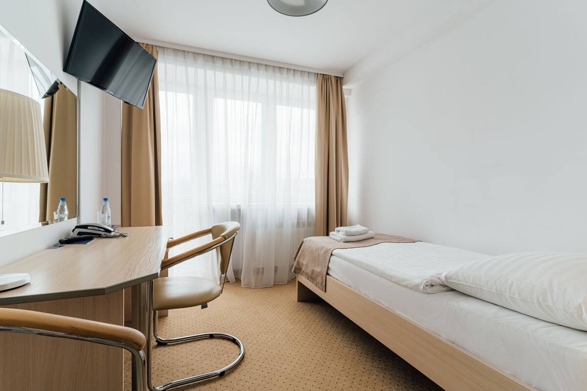 Standard Single Room | Desk, iron/ironing board, free WiFi, bed sheets
