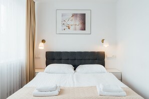 Dobbeltrom – deluxe | Skrivebord, strykejern/-brett, wi-fi (inkludert) og sengetøy