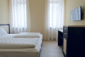 In-room safe, free WiFi - New Life Luxury Hostel (Odesa)
