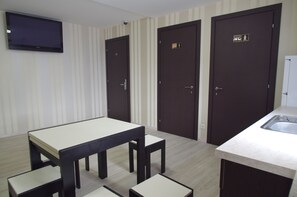 Dining - New Life Luxury Hostel (Odesa)