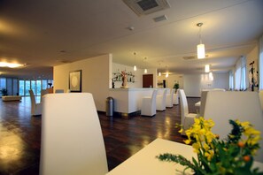 بار (في المنشاة)