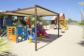 Children's play area - outdoor - Scialì Hotel (Vieste)