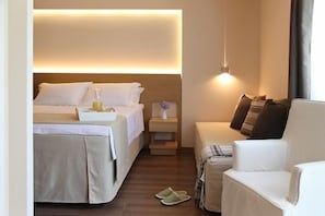 Premium bedding, minibar, in-room safe, soundproofing