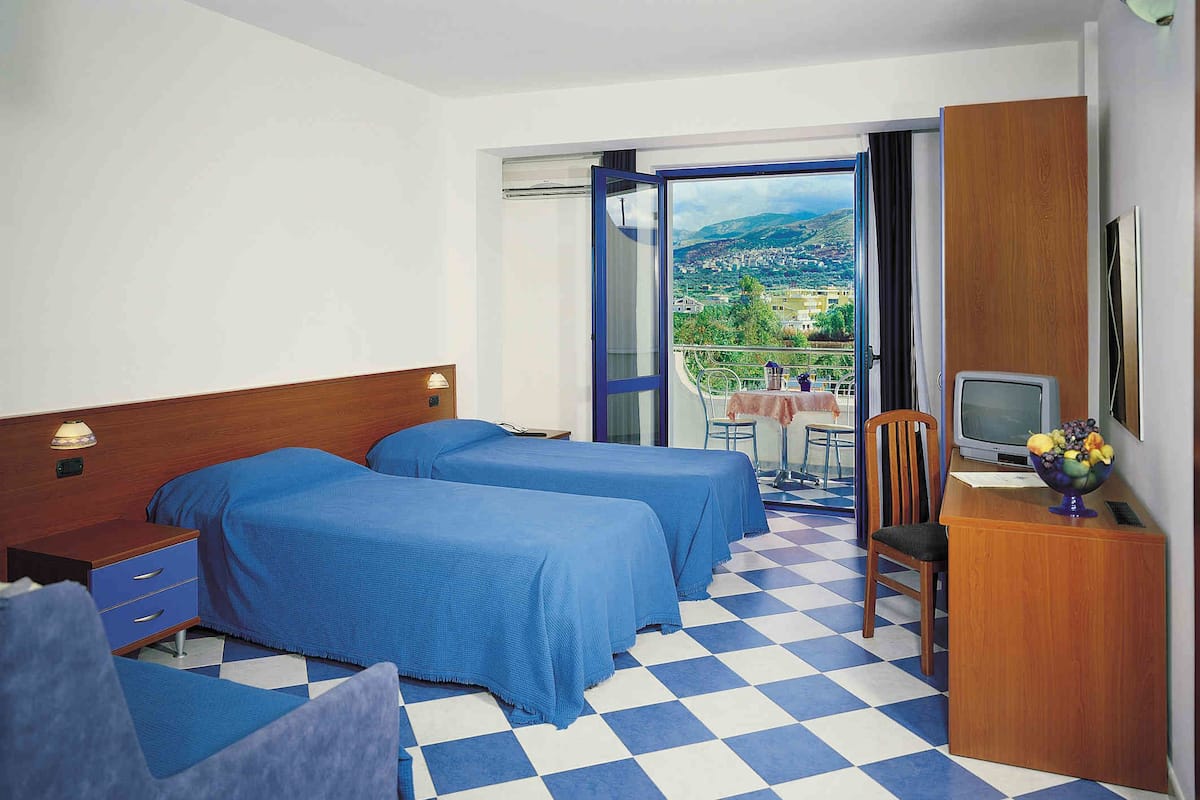Minibar, in-room safe, soundproofing, cribs/infant beds
