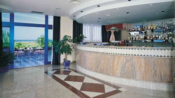 2 bars/lounges, poolside bar