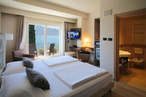 มินิบาร์, ตู้นิรภัยในห้องพัก, โต๊ะทำงาน, Wi-Fi ฟรี