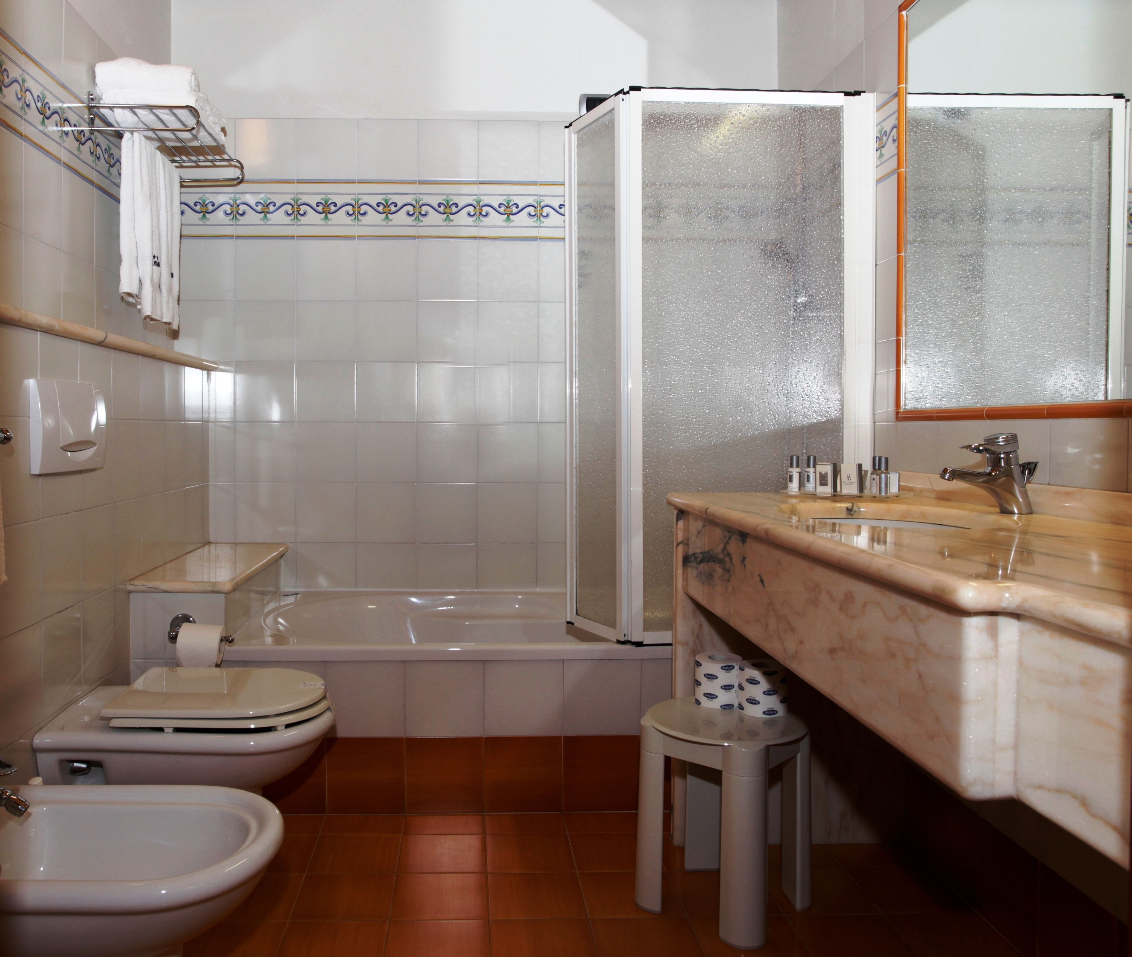 superior double room, lake view | bathroom | free toiletries, hair dryer, bathrobes, bidet