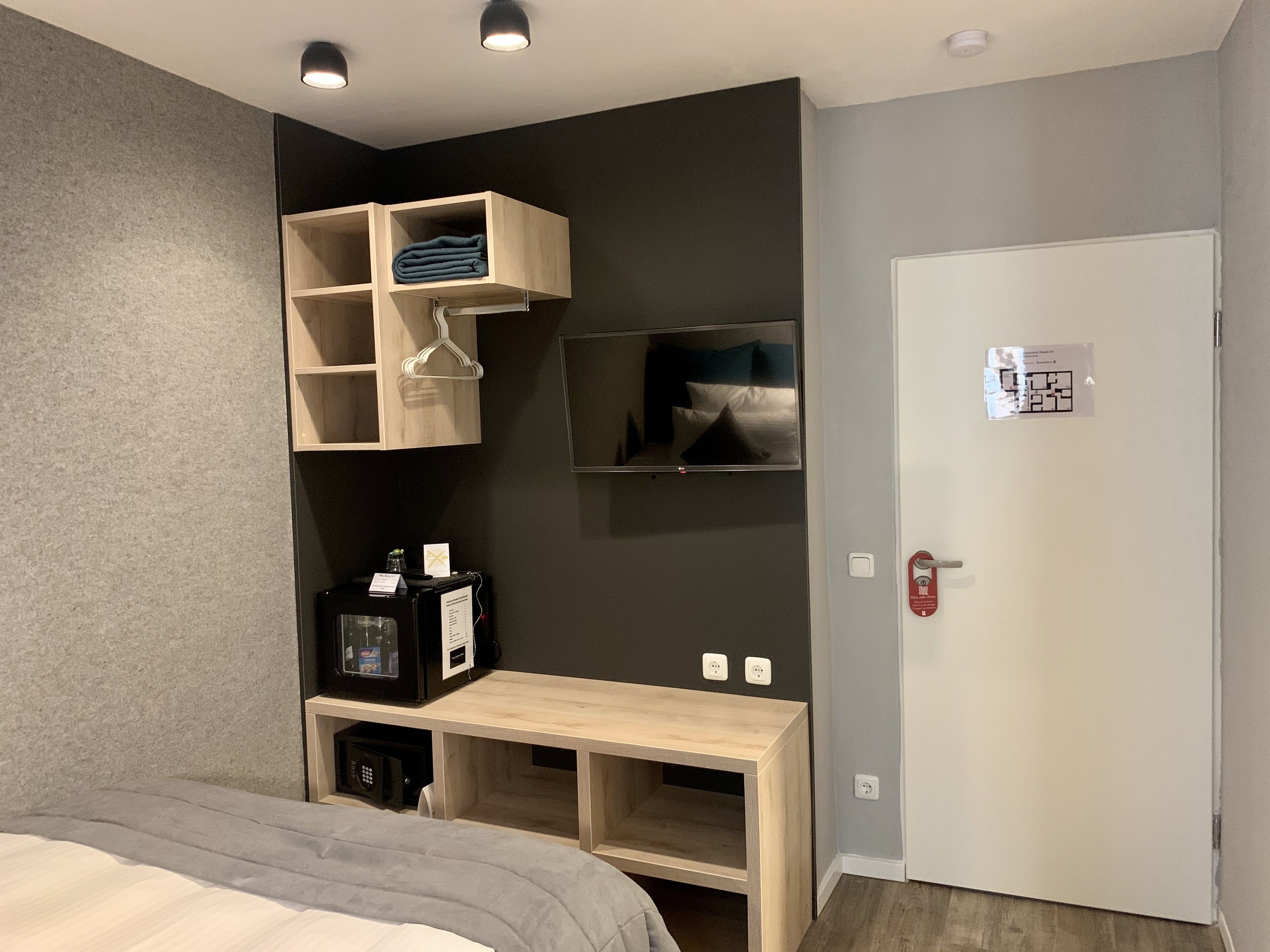 superior single room | hypo-allergenic bedding, minibar, in-room safe, individually decorated