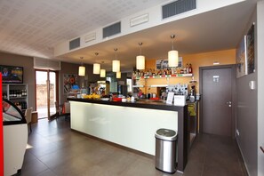 Bar (in der Unterkunft)