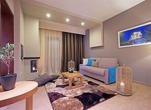 Suite, Fireplace | In-room safe, desk, laptop workspace, soundproofing