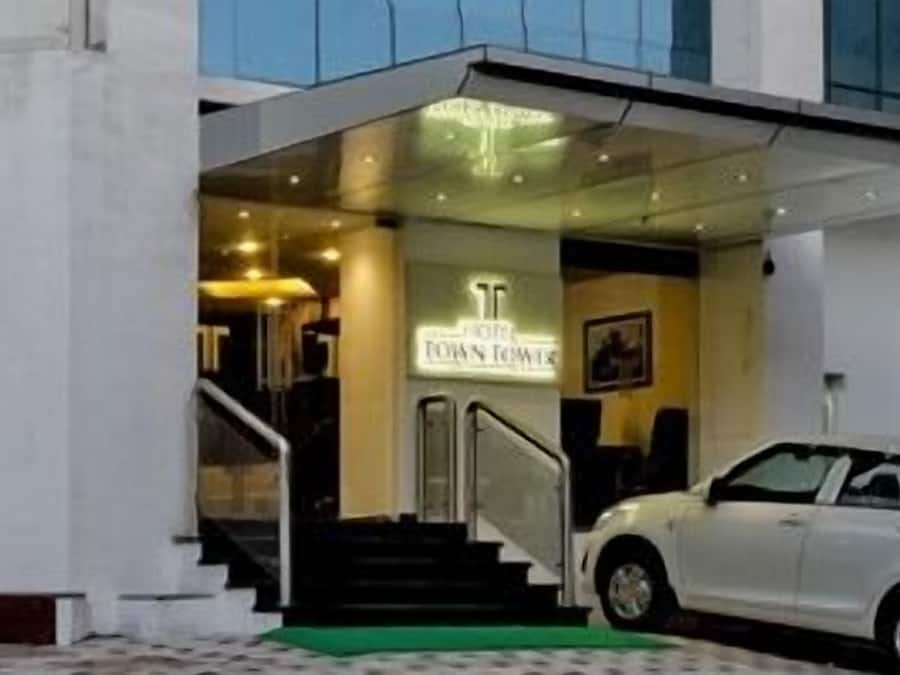 Fachada da propriedade à noite