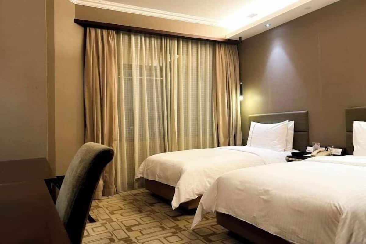 1 bedroom, premium bedding, minibar, in-room safe