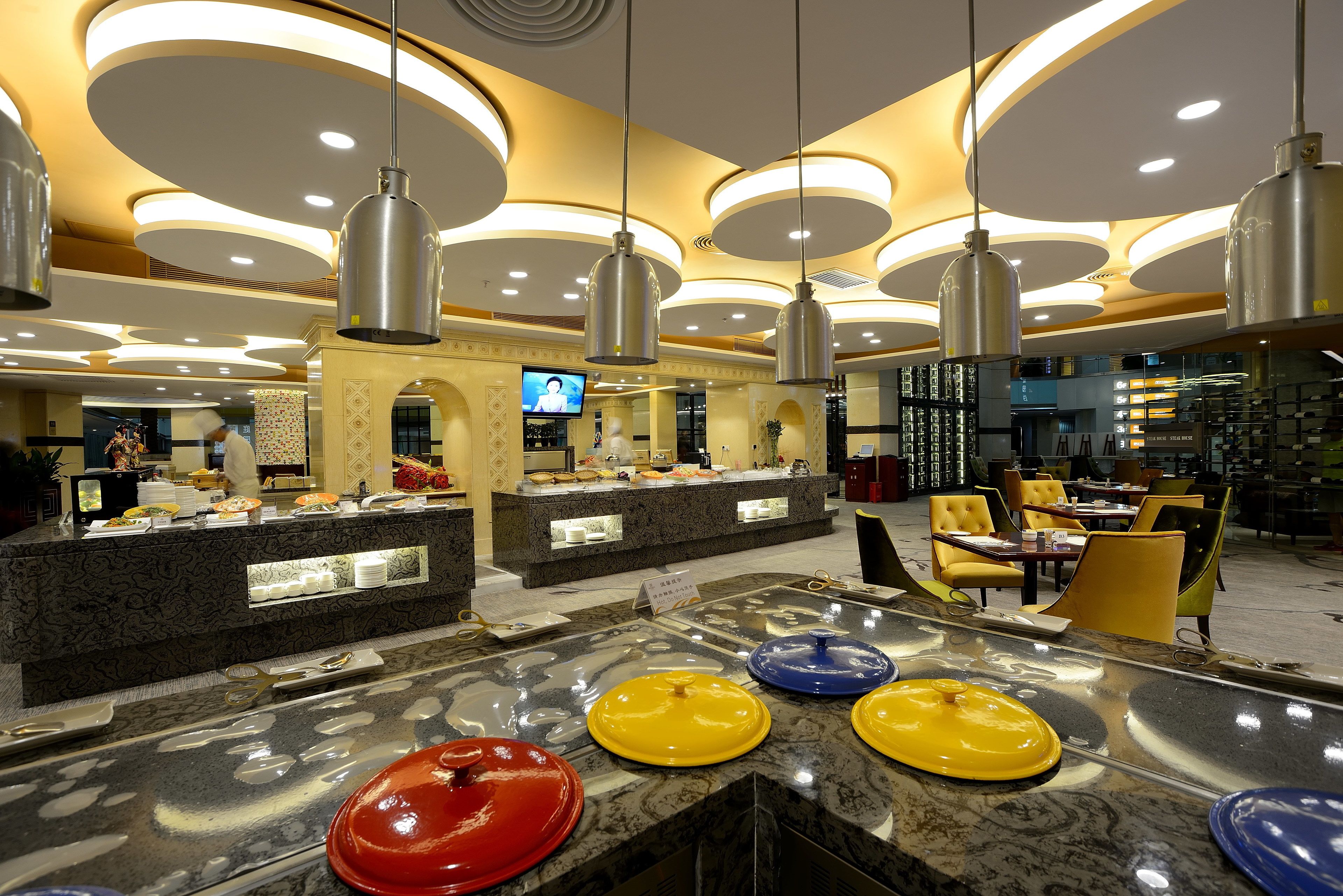 3 restaurants, breakfast, lunch, dinner served; chinese cuisine