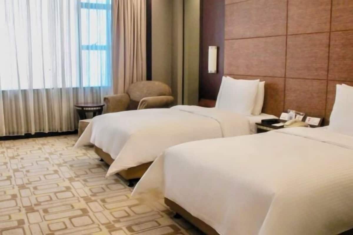 1 bedroom, premium bedding, minibar, in-room safe