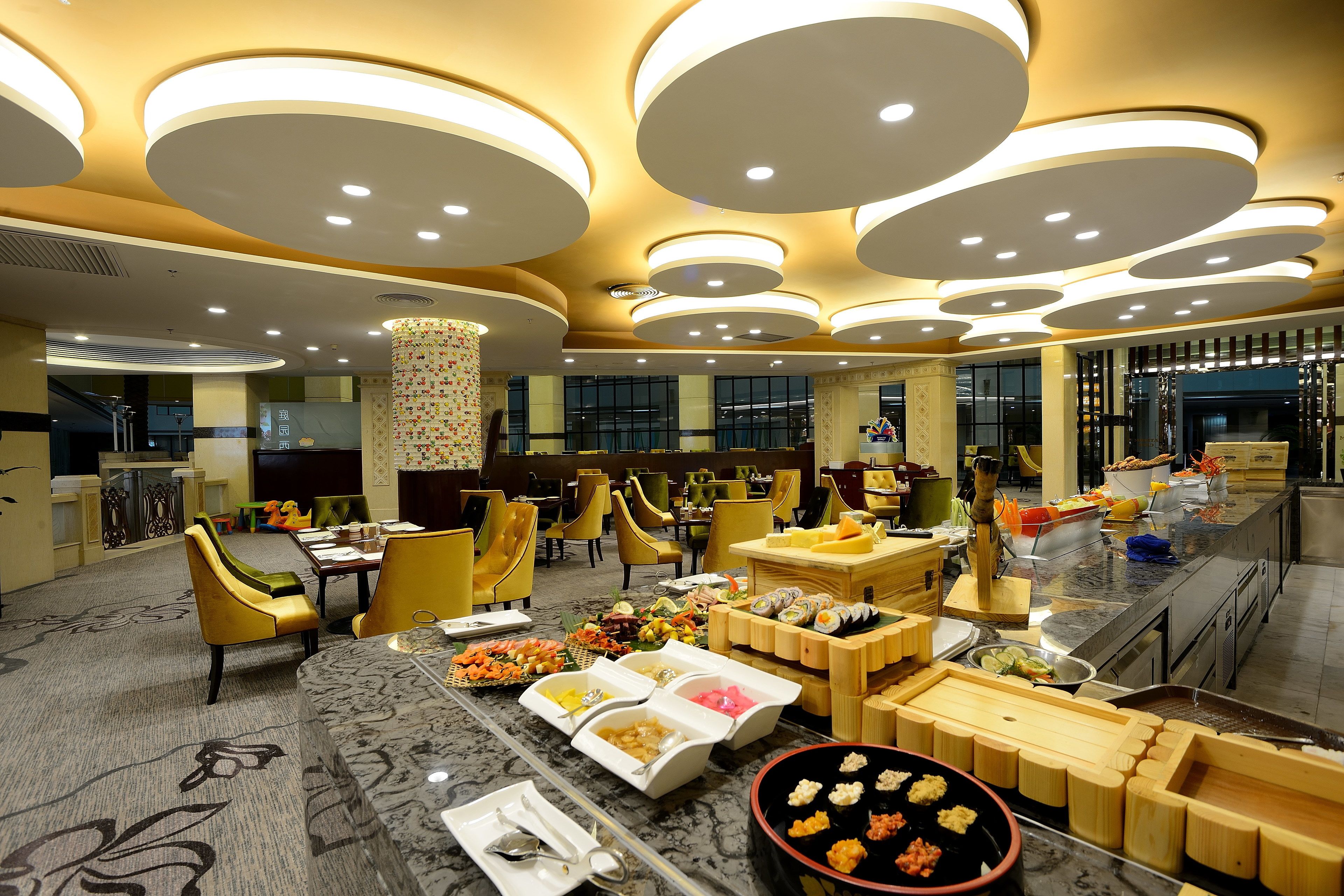 daily buffet breakfast (cny 108 per person)