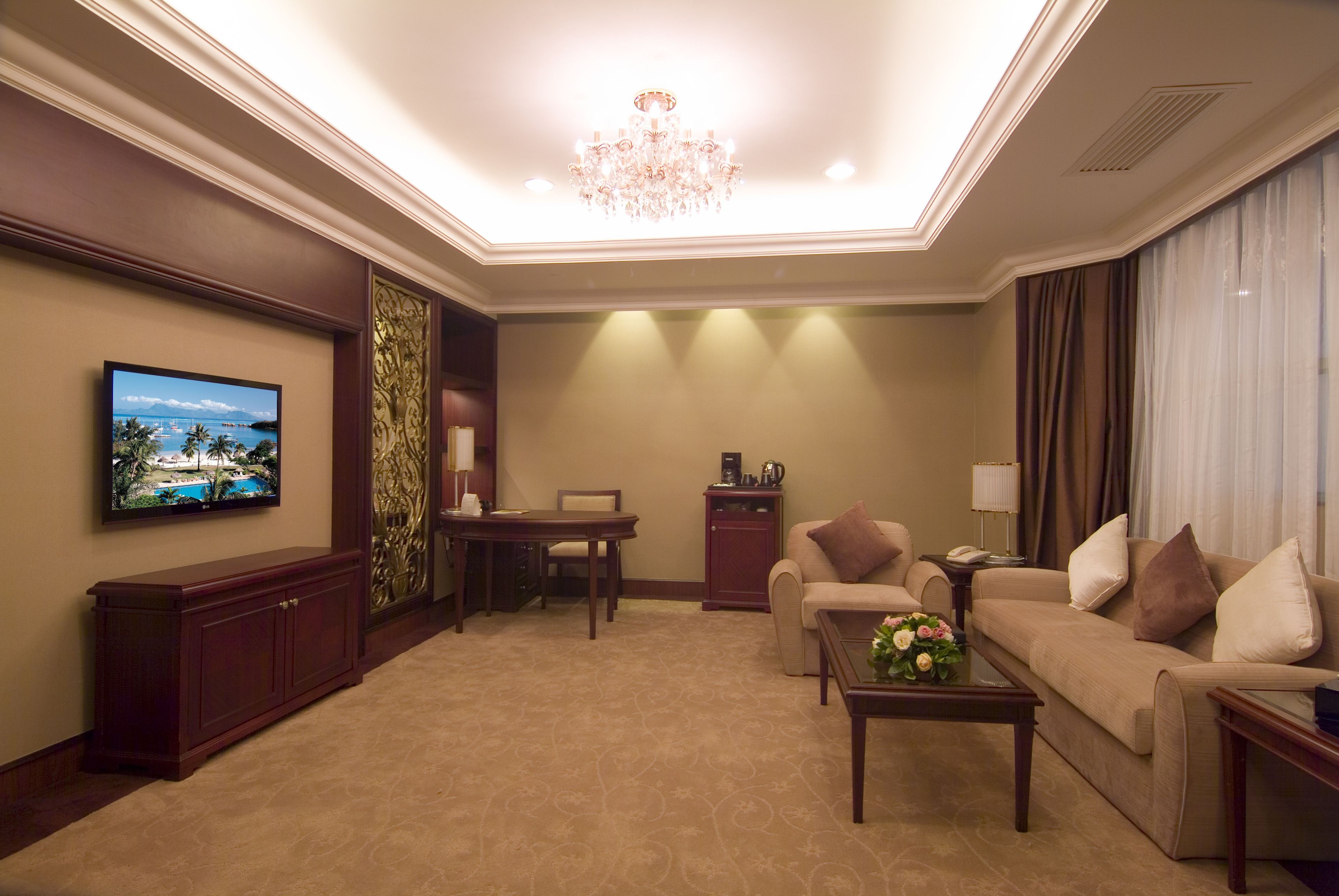 executive suite | living area | 42-inch lcd tv with digital channels, tv, pay films