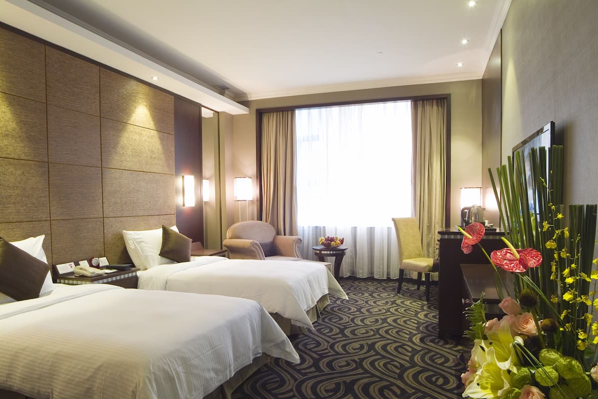 1 bedroom, premium bedding, minibar, in-room safe