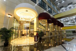 3 Restaurants, Frühstück, Mittagessen, Abendessen, chinesische Küche