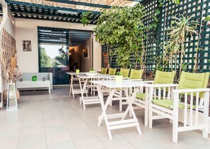 BBQ/picnic Area - Elounda Olive Garden Studios (Agios Nikolaos)