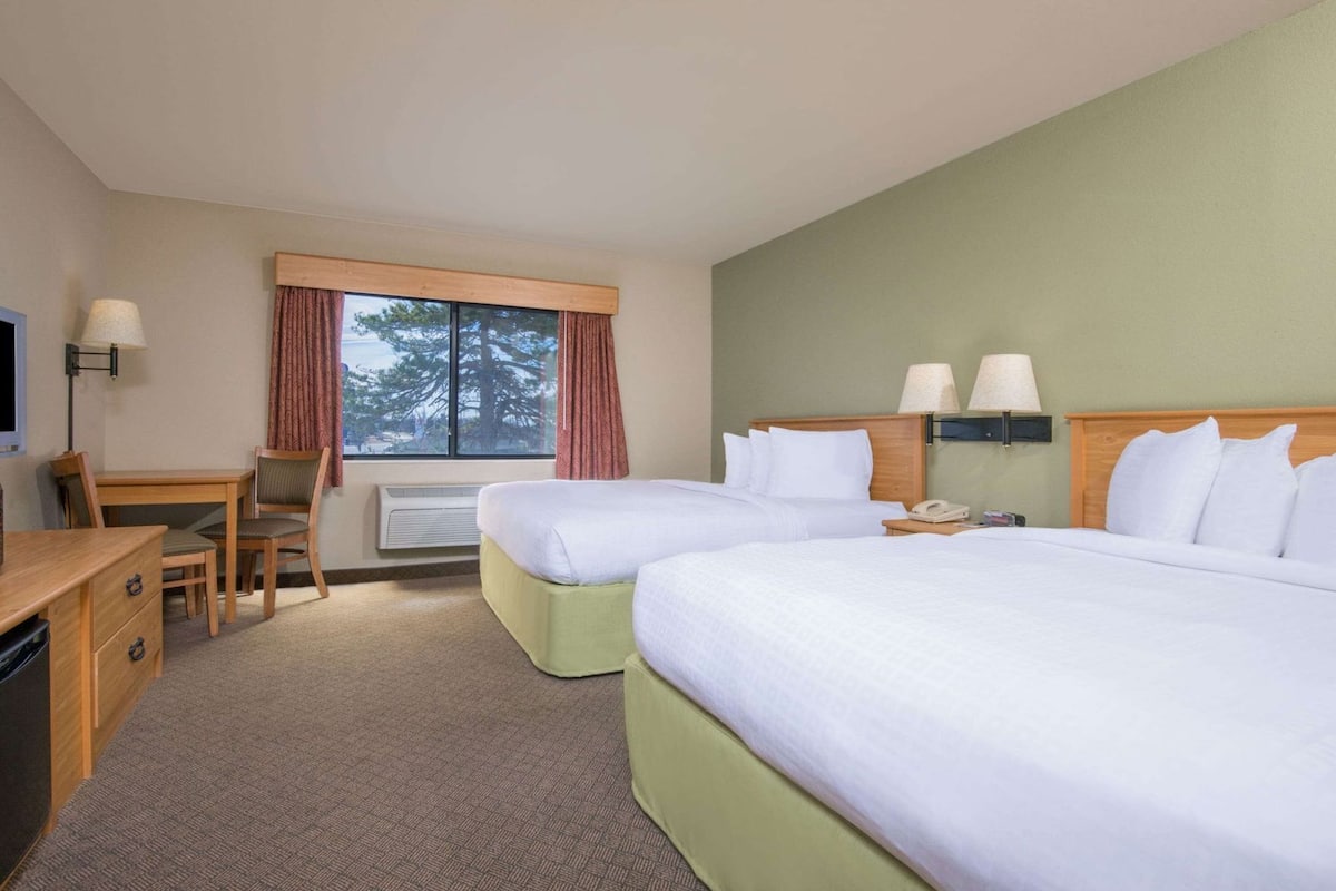 In-room safe, individually decorated, individually furnished, desk