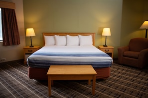 In-room safe, individually decorated, individually furnished, desk - AmericInn by Wyndham Pampa - Event Center (Pampa)