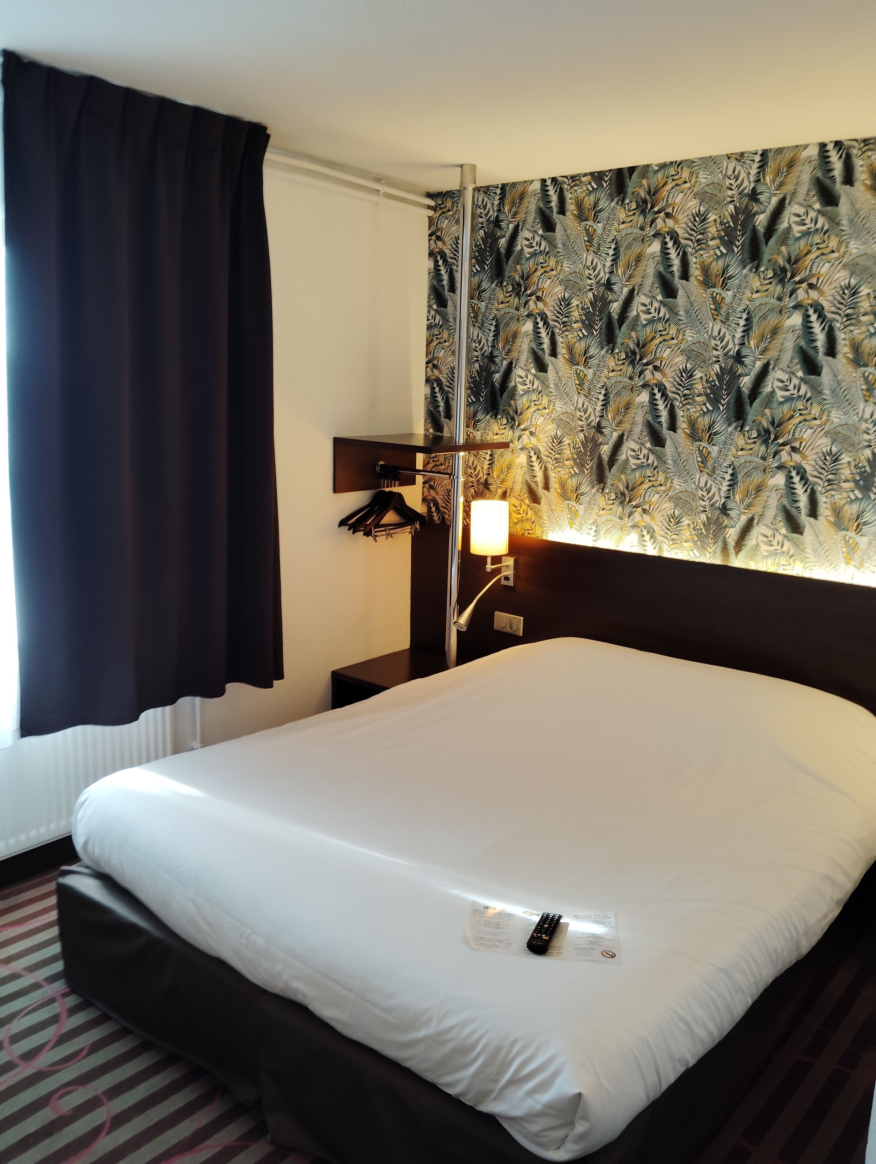 Bureau, chambres insonorisées, Wi-Fi gratuit, draps fournis