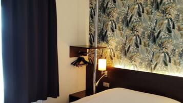 Bureau, chambres insonorisées, Wi-Fi gratuit, draps fournis