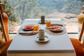 Se sirven desayunos, almuerzos y cenas