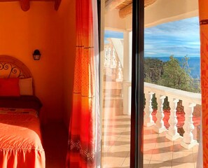 Luxury Room, 2 Double Beds, Mountain View, Tower (Vista al cañon) | Iron/ironing board, bed sheets - Hotel Mansión Tarahumara (Urique)