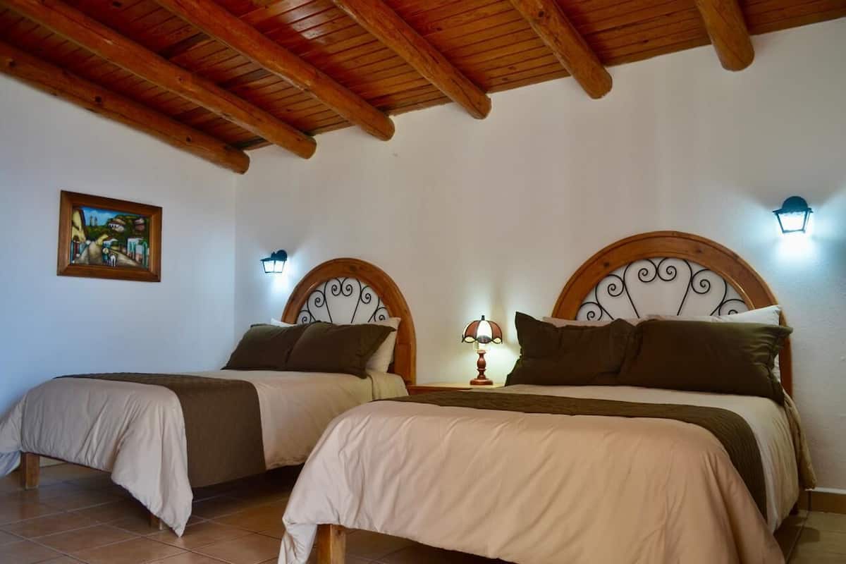 Luxury Room, 2 Double Beds, Mountain View, Tower (Vista al cañon) | Iron/ironing board, bed sheets