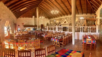 供應早餐、午餐和晚餐,墨西哥料理