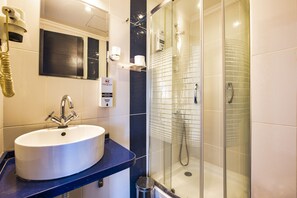 Bathroom sink - Kozan City Hotel (Izmir)