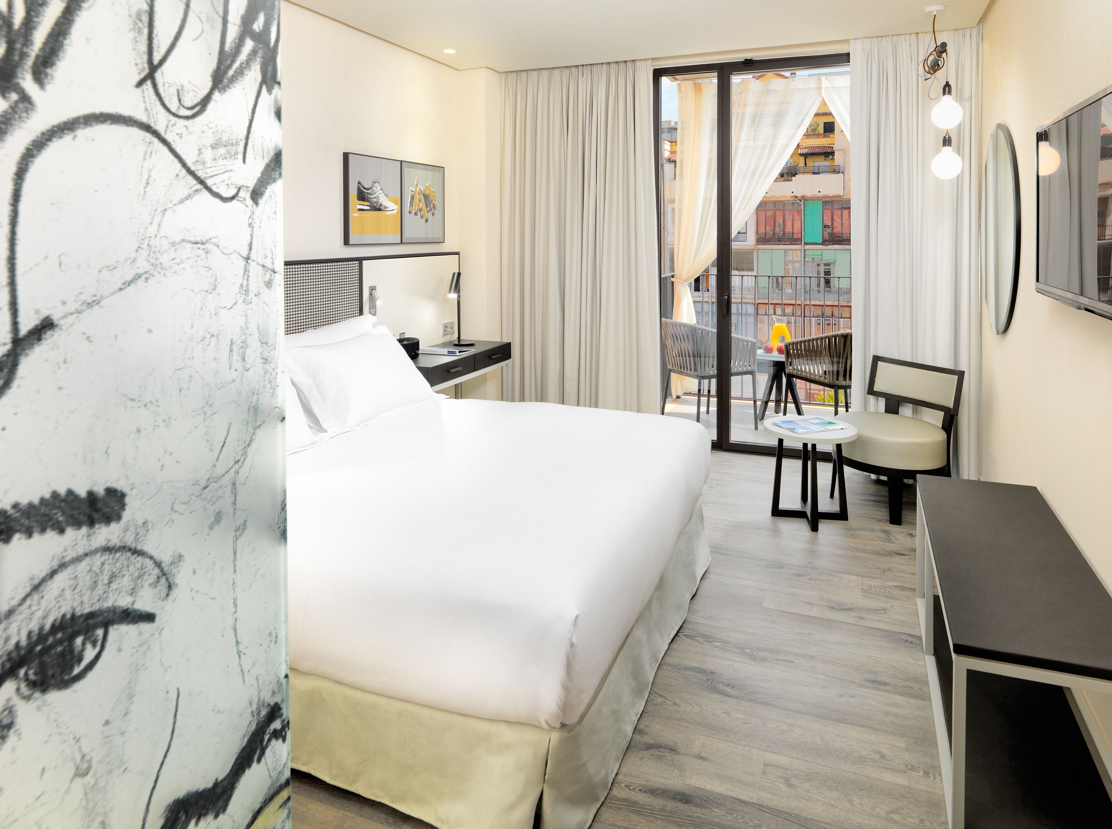 down duvets, in-room safe, desk, soundproofing