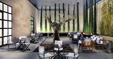 H10 Art Gallery – Affordable hotel in Barcelona