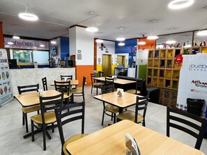 Desayuno completo todos los días (con cargo)