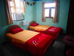 Desk, soundproofing, iron/ironing board, free WiFi