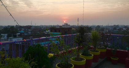 Kundan Bazar Guest House