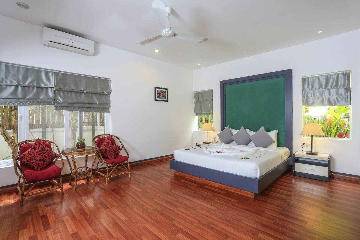 Superior King Room - Free Pick Up | View from room