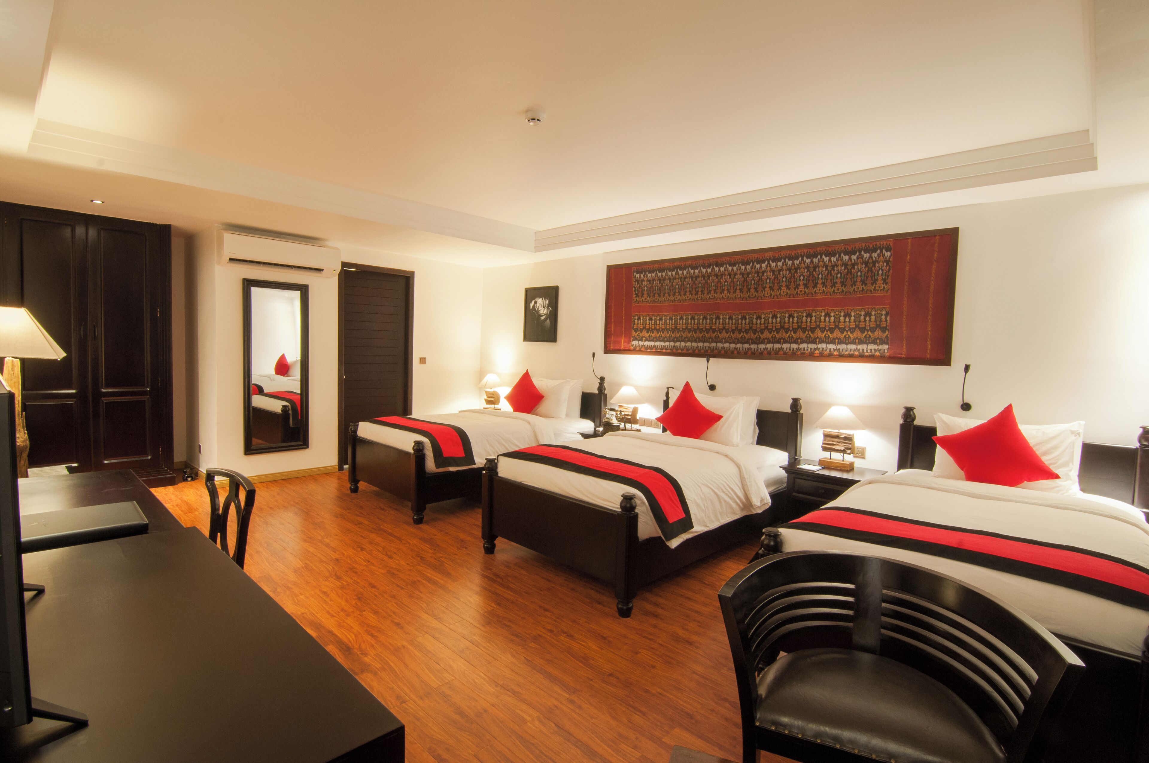 Junior Suite Triple Room (3 Single) | Egyptian cotton sheets, premium bedding, minibar, in-room safe