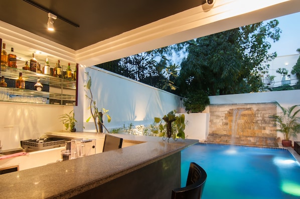 Poolside bar
