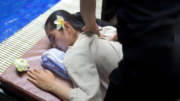 Körperbehandlungen, Aromatherapie, Ganzkörperwickelbehandlung
