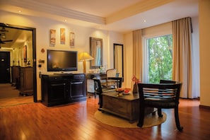 Junior Suite Twin with Private Balcony | Room amenity