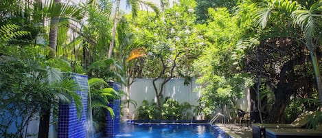 2 outdoor pools, pool umbrellas, pool loungers