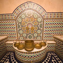 Turkish bath/hammam, body scrubs, detox wraps, massages