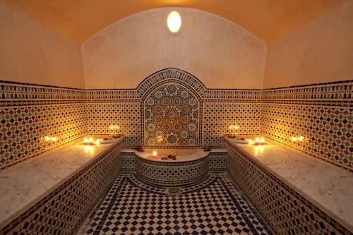 Tyrkisk bad/hamam, kroppsskrubb, utrensende kroppsinnpakning og massasje