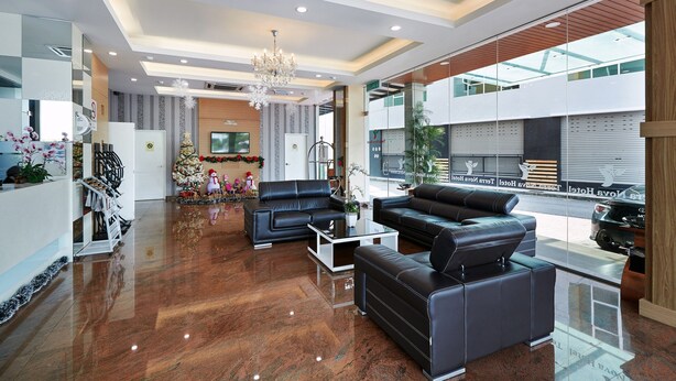 Lobby sitting area - Terra Nova Hotel (Malacca City)